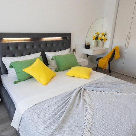 Victoria Apartment ออราแด ภายนอก รูปภาพ